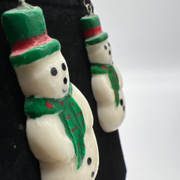 Snowman-Themed Dangle Earrings With Green & Red Accents - Picture 5 of 5